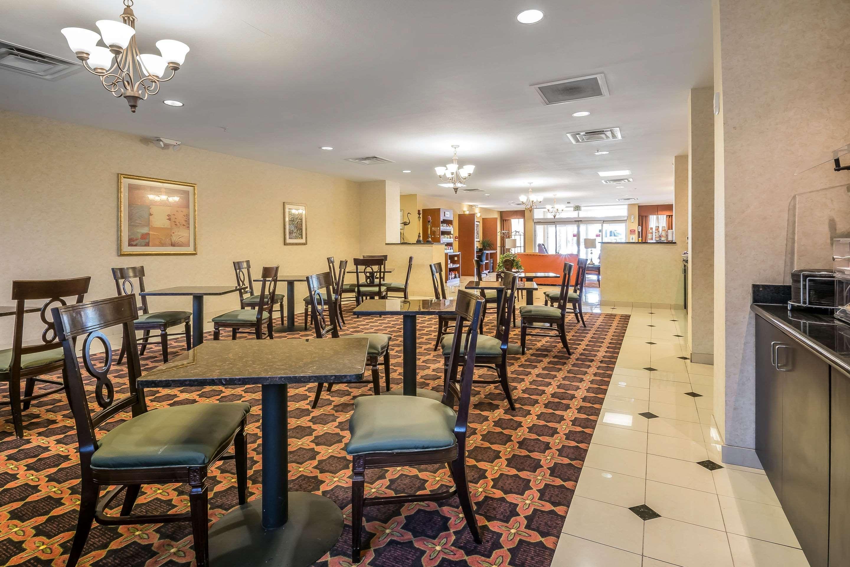Comfort Suites West Jacksonville Buitenkant foto