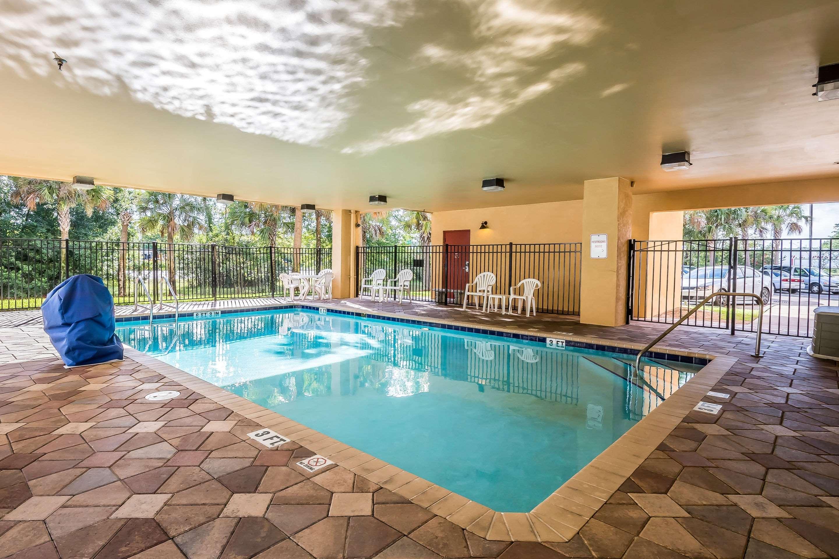 Comfort Suites West Jacksonville Buitenkant foto