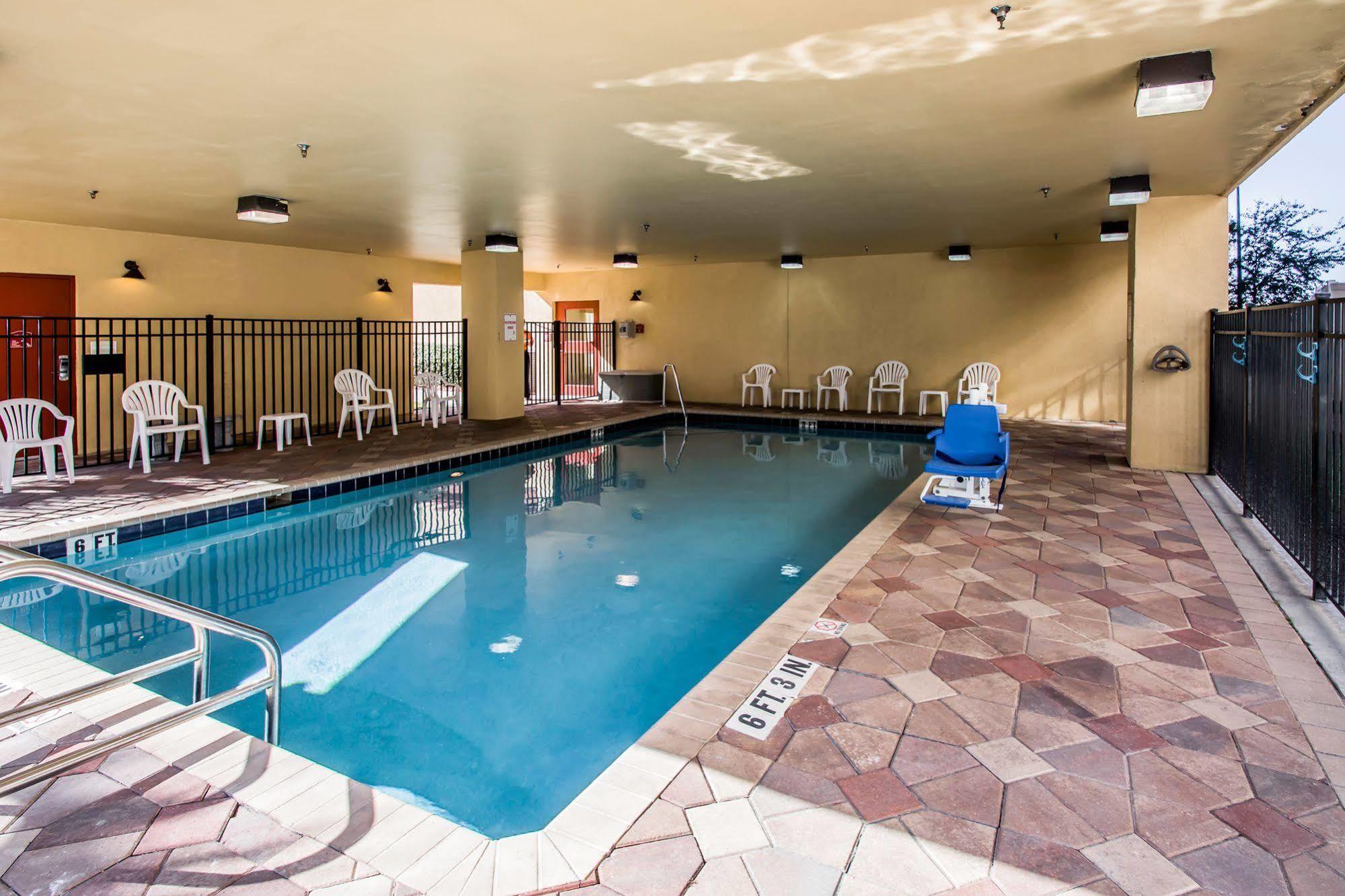 Comfort Suites West Jacksonville Buitenkant foto